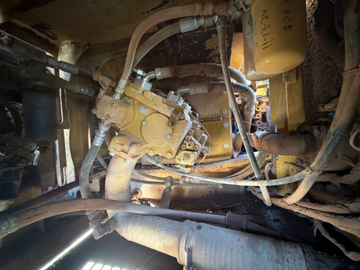 2015-caterpillar-326fl-image-13