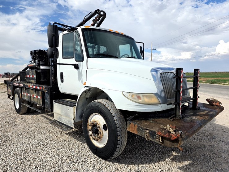 2017-international-durastar-4300-image-3