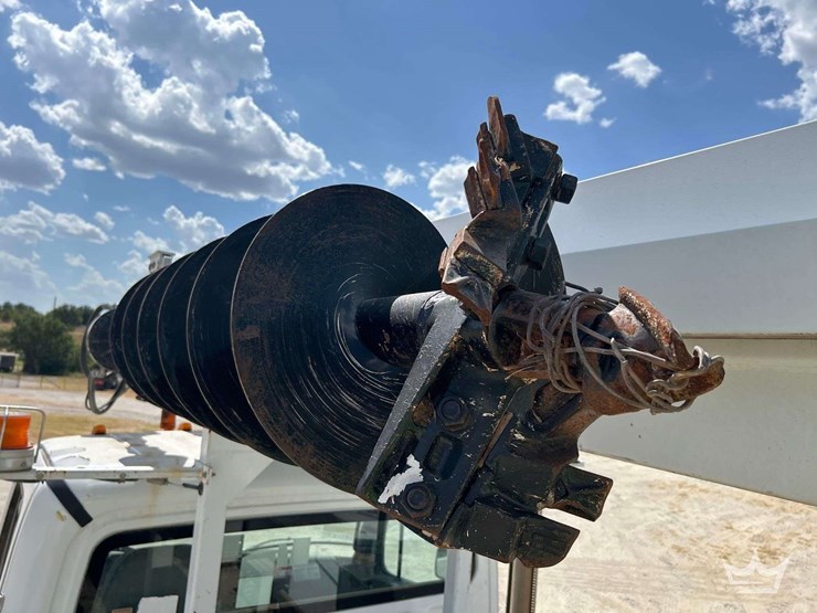 2019-freightliner-m2-106-image-37