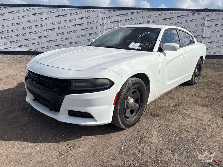 2018-dodge-charger-sedan-image-1