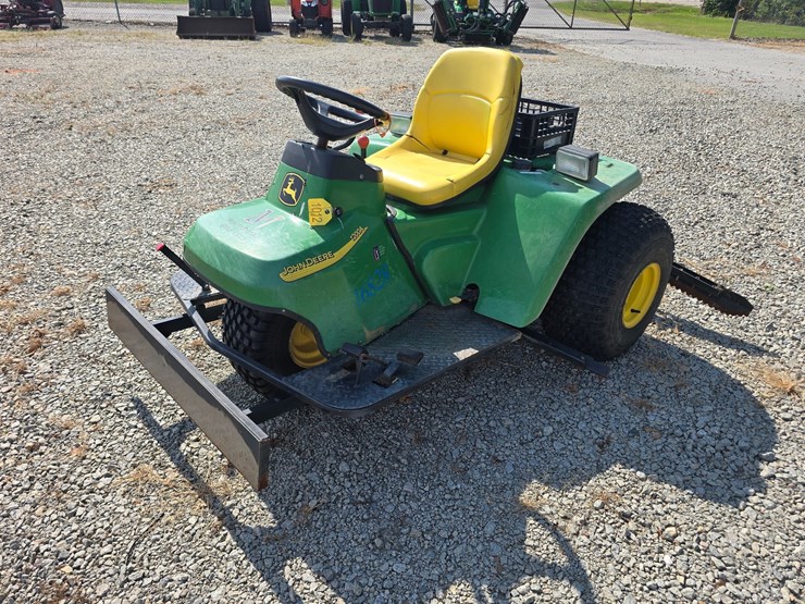 #1012-•-2019-john-deere-1200a-bunker-rake-image-1