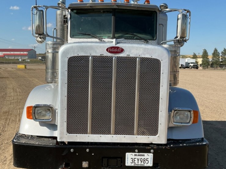 2015-peterbilt-367-image-2