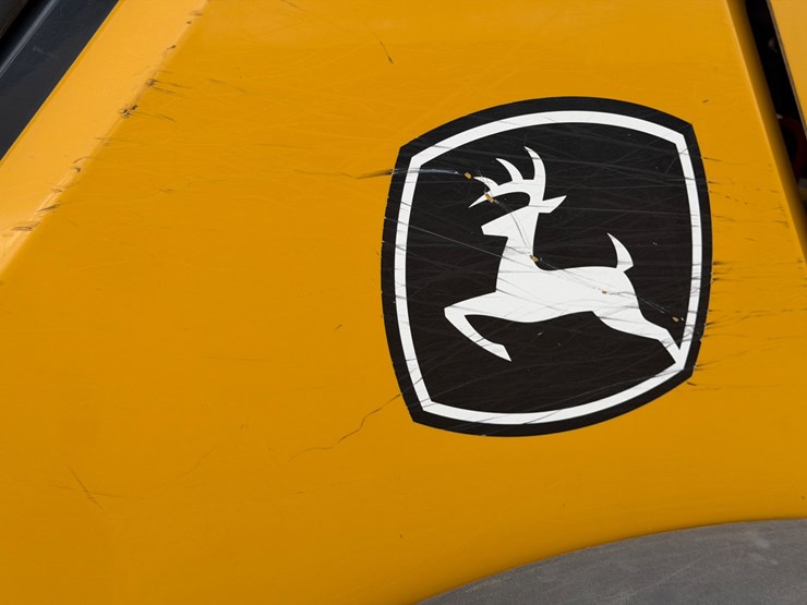 2023-john-deere-g-image-54
