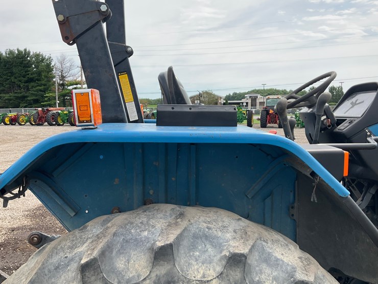 new-holland-ts100-image-39