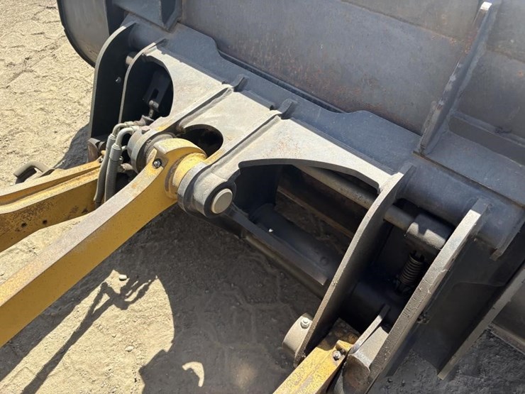 2014-caterpillar-907h2-image-13
