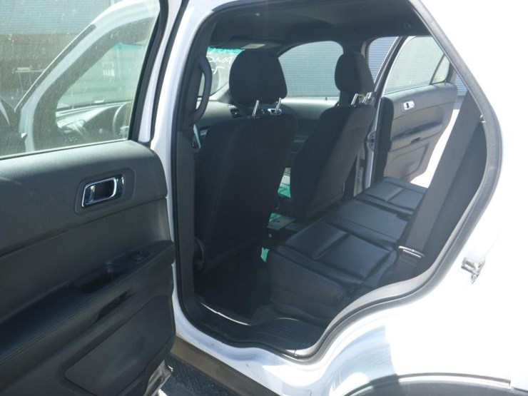 2015-ford-explorer-image-7