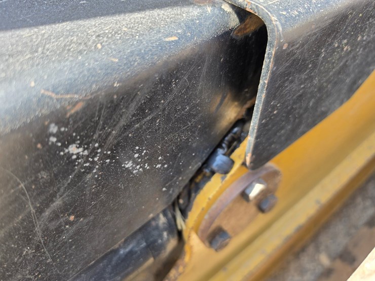 2016-caterpillar-d6k2-lgp-image-68