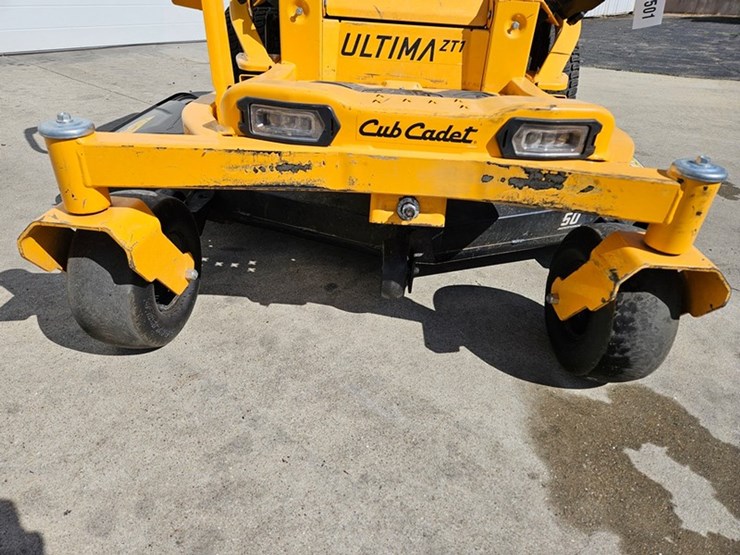 #651-•-cub-cadet-zt1-zero-turn-mower-image-9