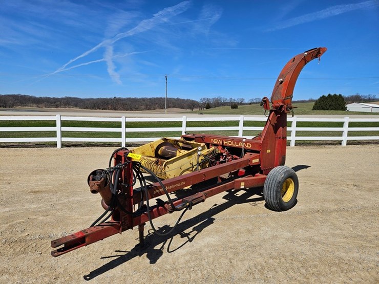 new-holland-770-image-1
