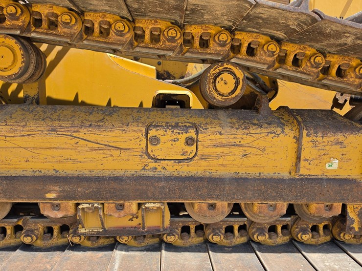 2016-caterpillar-d6k2-lgp-image-57