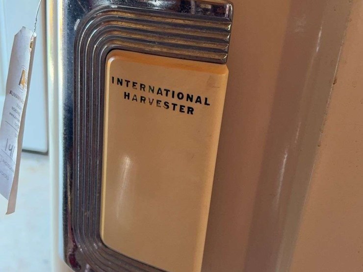 international-harvester-ua-87-refrigerator-image-11