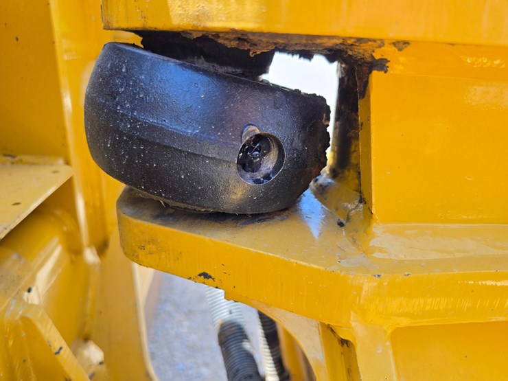 2016-caterpillar-d6k2-lgp-image-74