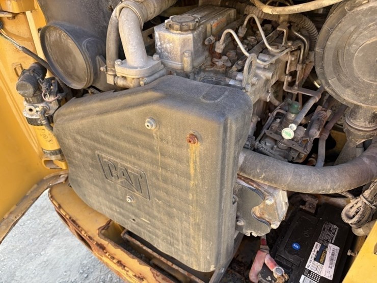 2012-caterpillar-236b3-image-14