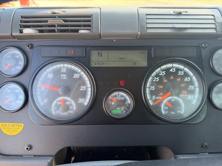 #16295-•-2017-freightliner-dycb-1-image-13