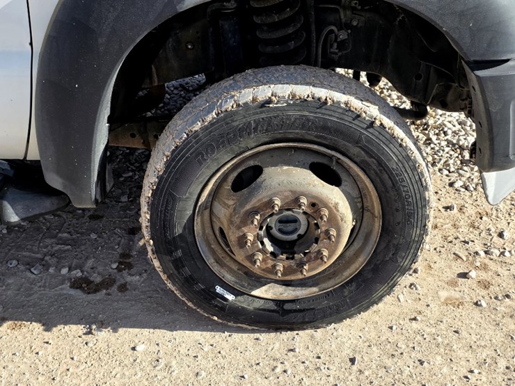 2013-ford-f550-image-11