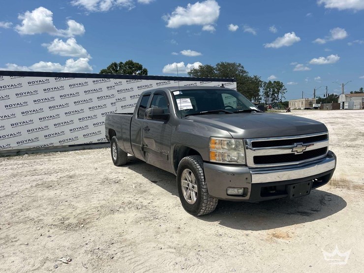 2007-chevrolet-silverado-1500-image-2