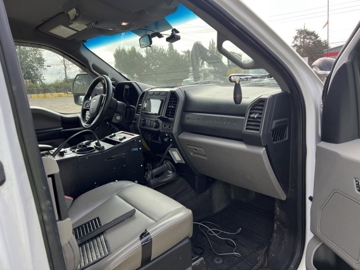 2017-ford-f550-image-22