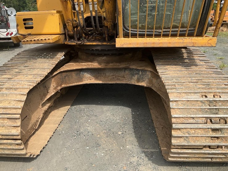 2004-deere-160c-lc-image-51