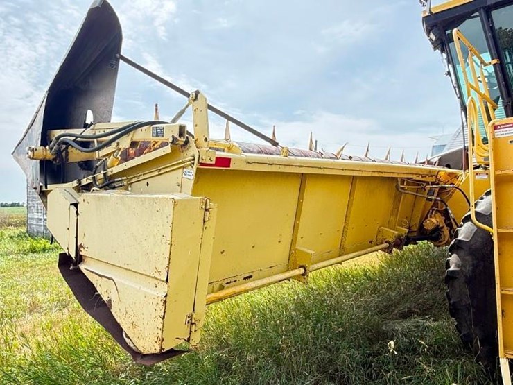 1995-new-holland-tr97-image-2