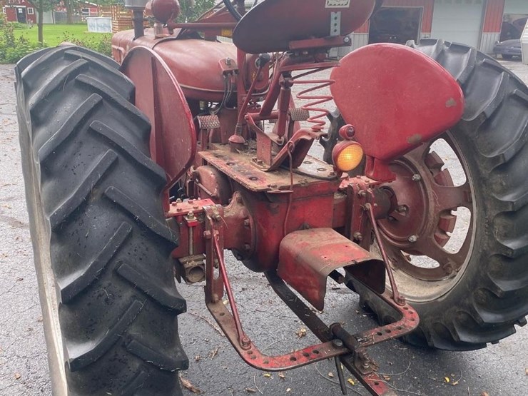 #6067-•-1948-farmall-h-tractor-image-6