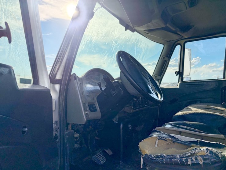 2012-international-durastar-4300-image-9