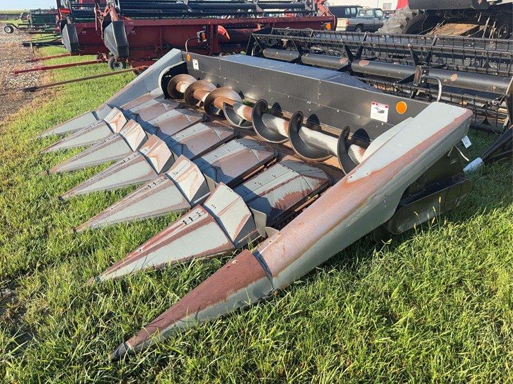 agco-630-hugger-corn-head,-6-row,-30"-image-1