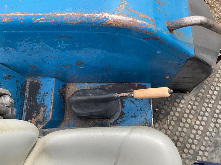new-holland-ts100-image-76