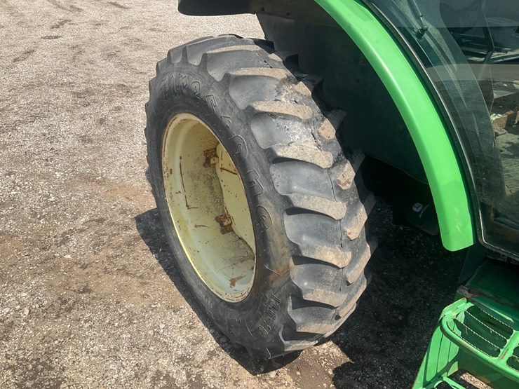 2004-john-deere-5220-image-13