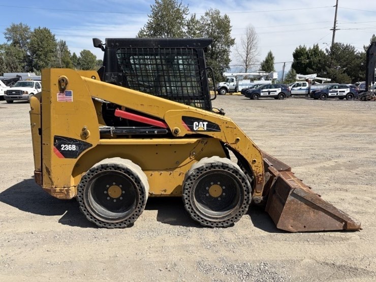 2012-caterpillar-236b3-image-3