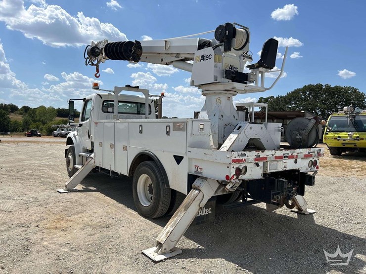 2019-freightliner-m2-106-image-3
