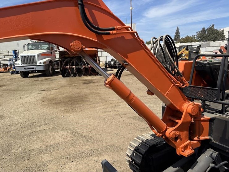 hitachi-ex21-image-17