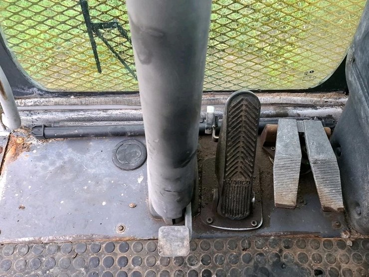 2015-fuchs-mhl320-image-11