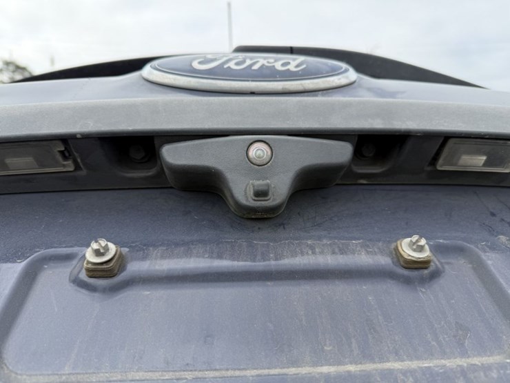 2018-ford-explorer-image-12