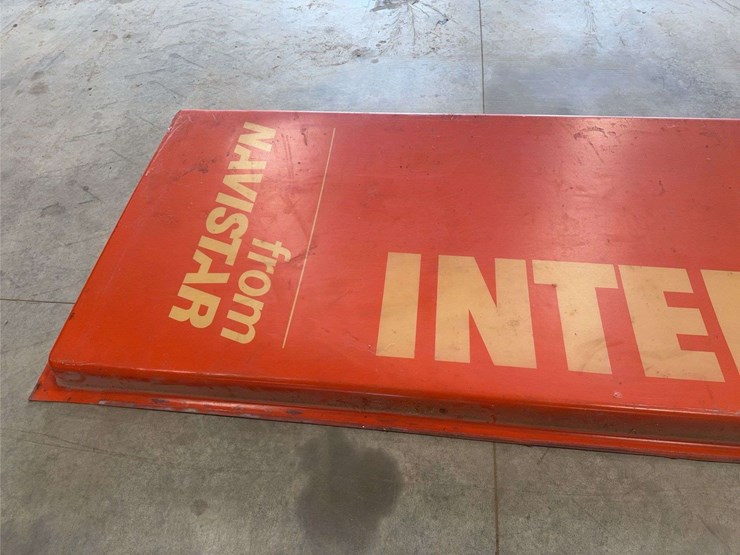 international-navistar-sign-image-5