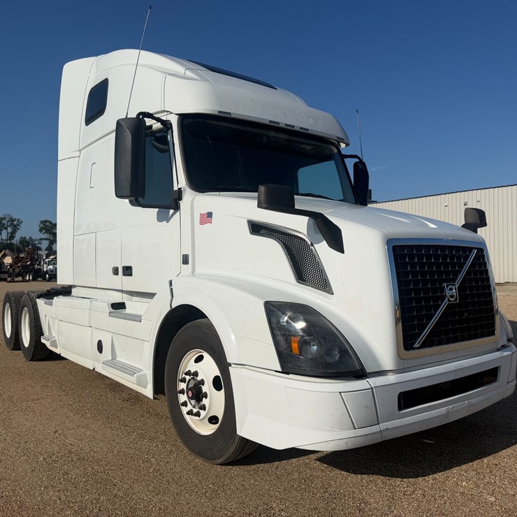 #16234 • 2018 VOLVO VNL64T670APU
