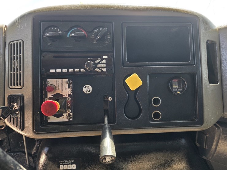 2015-international-durastar-4300-image-4