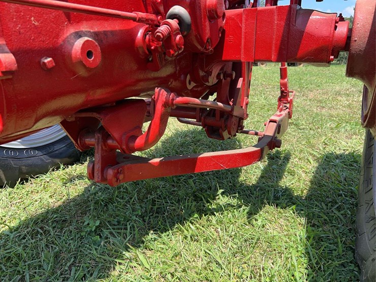 1957-farmall-350-image-26