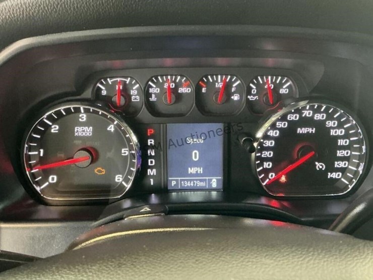 2015-chevrolet-2500hd-image-18