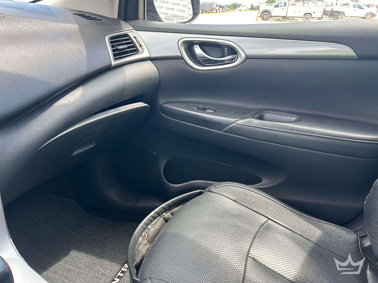 2015-nissan-sentra-sedan-image-20