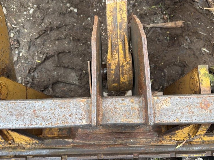 1990-deere-444e-image-16