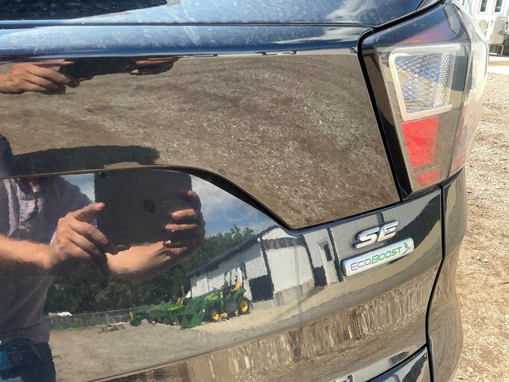 2017-ford-escape-se-image-11