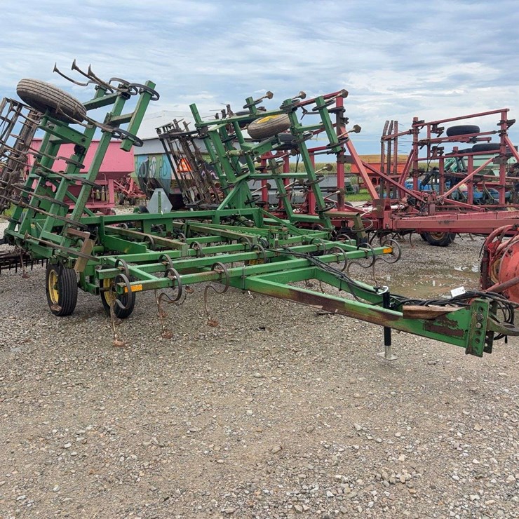 2025 JOHN DEERE 960