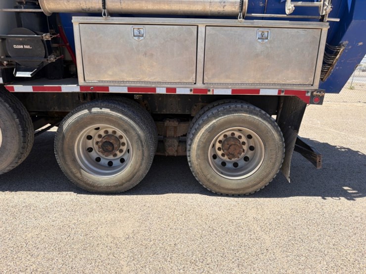 2019-kenworth-t880-image-16