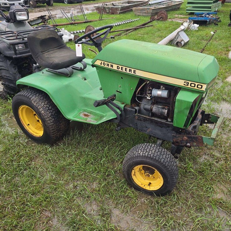 JOHN DEERE 300