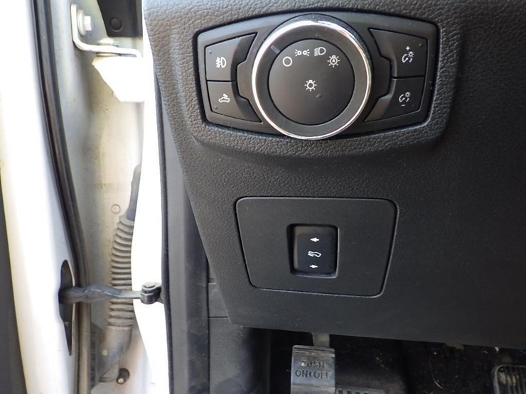 2016-ford-f150-image-33