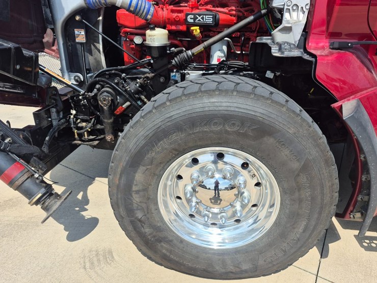 2018-kenworth-t880-image-19