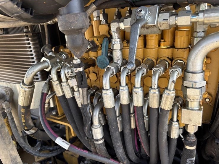 caterpillar-303.5-image-46
