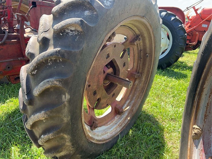 1954-farmall-super-h-image-33