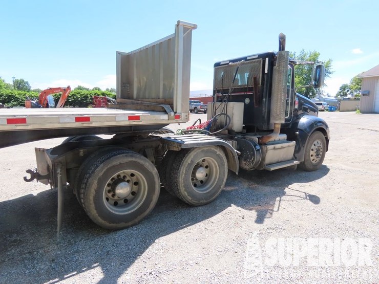 2013-peterbilt-384-image-4