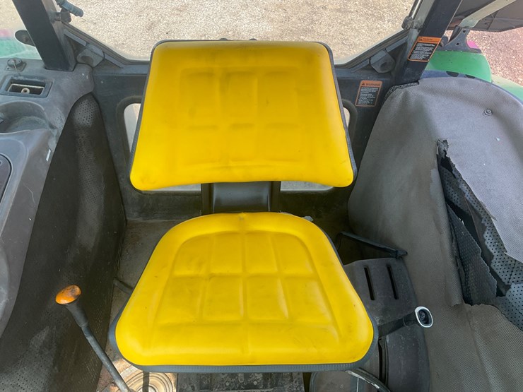 2004-john-deere-5220-image-23